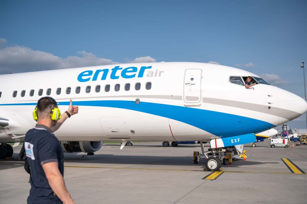 Samolot Boeing 737 do wynajęcia w usłudze lotów ad hoc Enter Charter